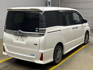 TOYOTA VOXY 2017