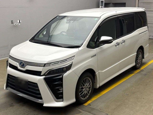 TOYOTA VOXY 2017
