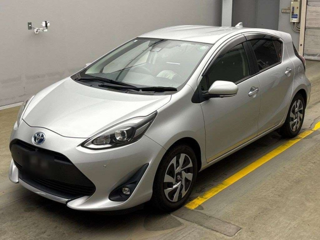TOYOTA AQUA 2020