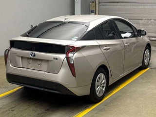 TOYOTA PRIUS 2017