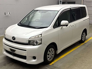 TOYOTA VOXY 2011