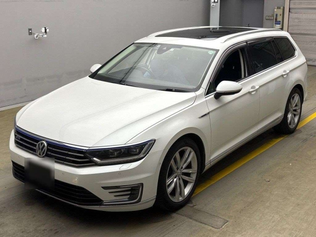 VOLKSWAGEN PASSAT VARIANT 2016