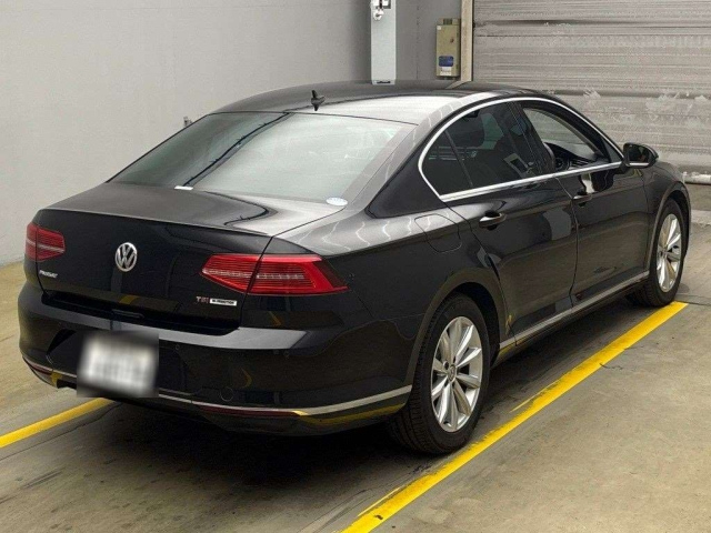 VOLKSWAGEN PASSAT 2017