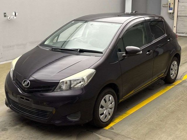 TOYOTA VITZ 2013