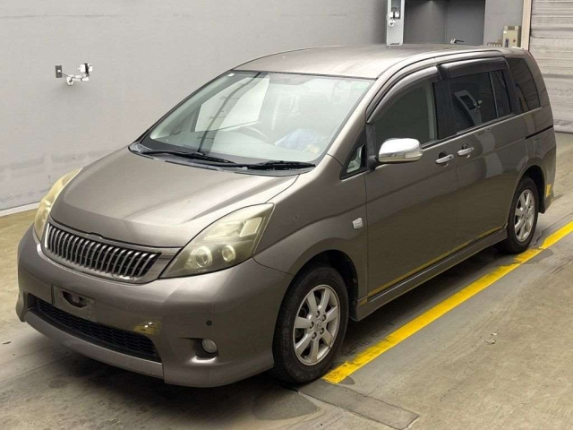 TOYOTA ISIS 2010