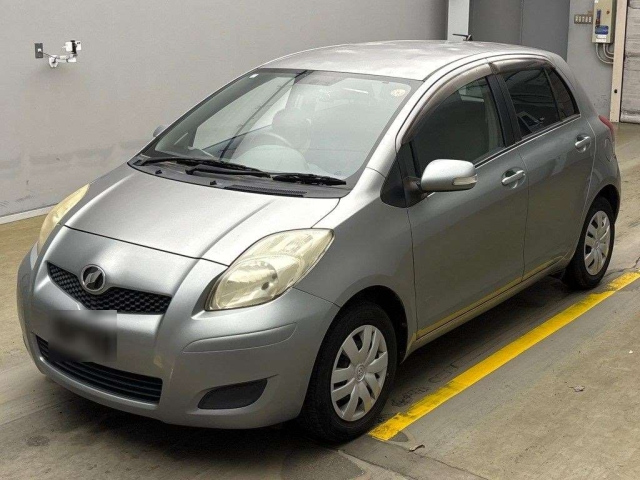 TOYOTA VITZ 2011