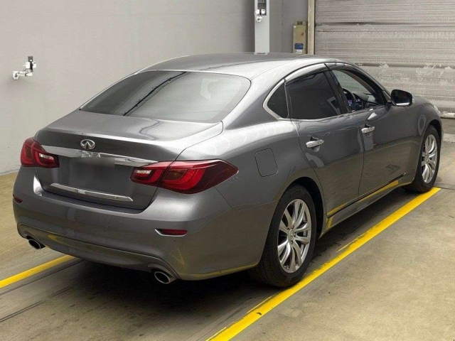 NISSAN FUGA 2016