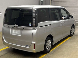 TOYOTA VOXY 2014