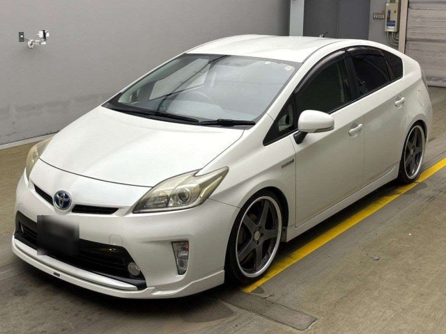 TOYOTA PRIUS 2014