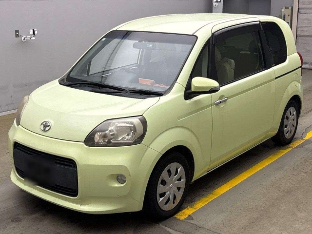 TOYOTA PORTE 2013
