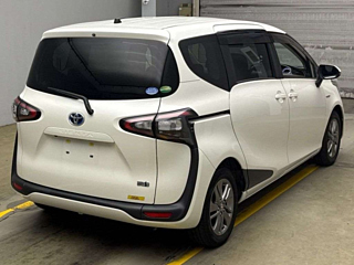 TOYOTA SIENTA 2016