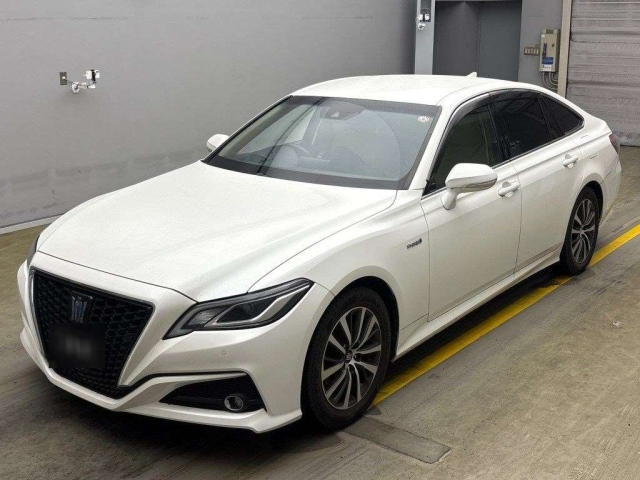 TOYOTA CROWN 2018