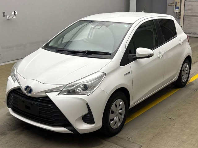 TOYOTA VITZ 2018