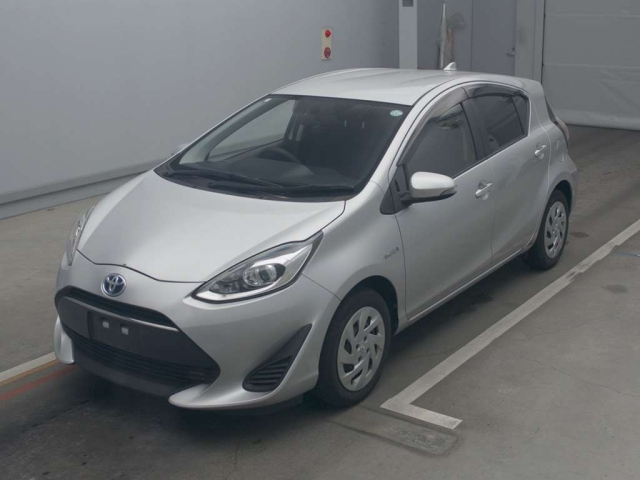 TOYOTA AQUA 2018