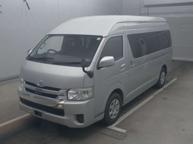 TOYOTA HIACE 2019