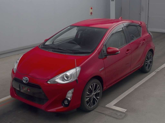 TOYOTA AQUA 2016