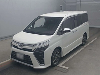 TOYOTA VOXY 2021
