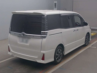 TOYOTA VOXY 2021