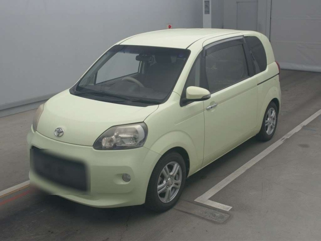 TOYOTA PORTE 2012