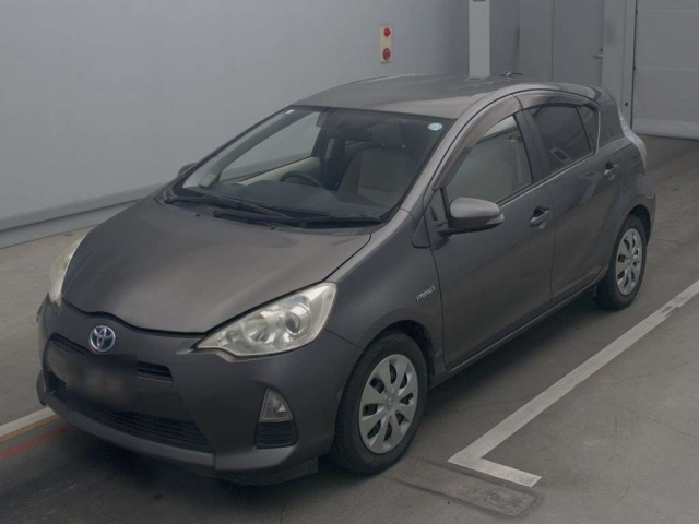 TOYOTA AQUA 2013