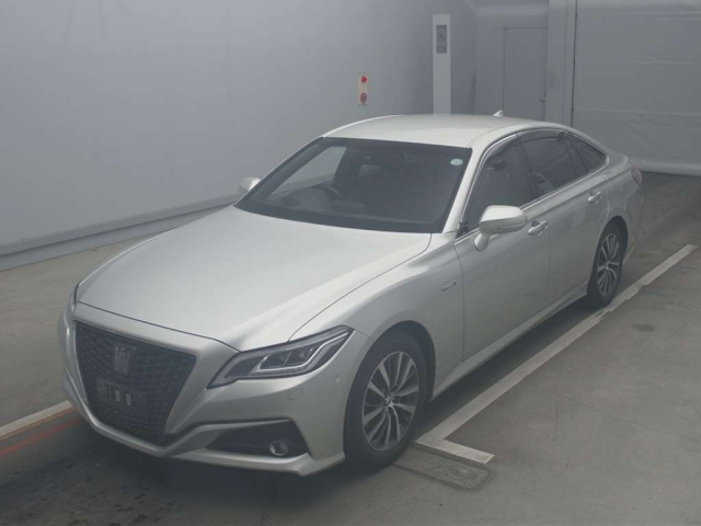 TOYOTA CROWN 2018