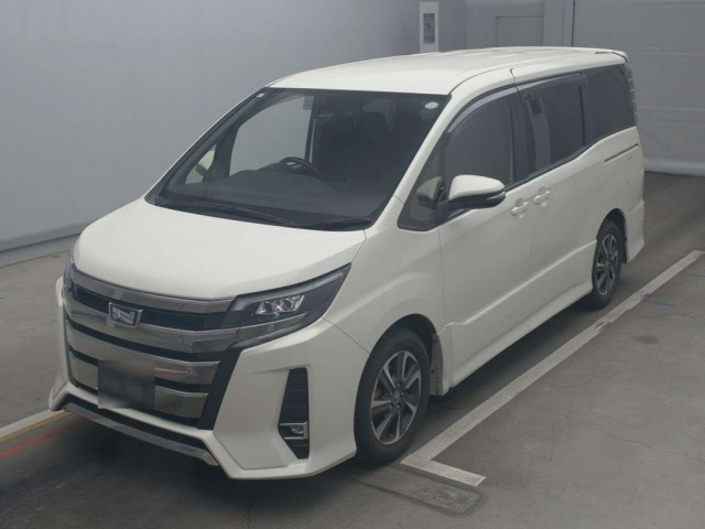 TOYOTA NOAH 2017