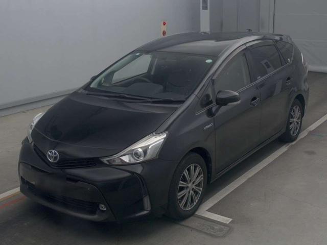 TOYOTA PRIUS ALPHA 2015