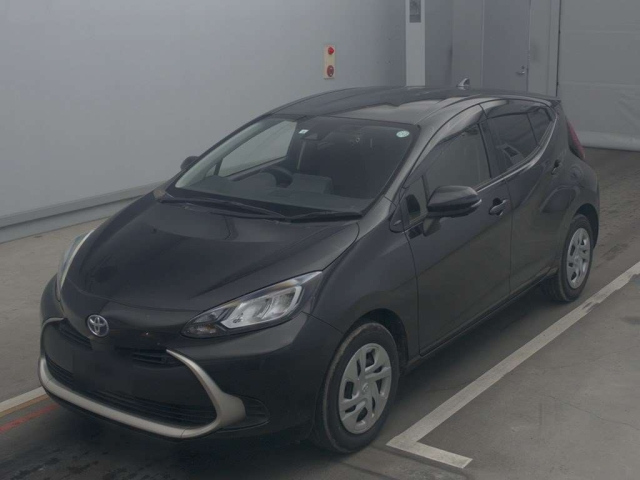 TOYOTA AQUA 2022