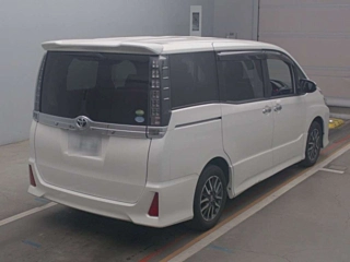 TOYOTA VOXY 2016