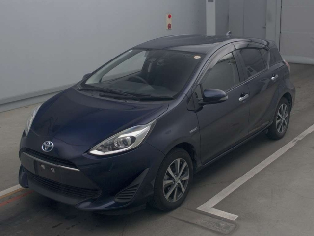 TOYOTA AQUA 2019