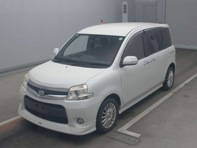 TOYOTA SIENTA 2012