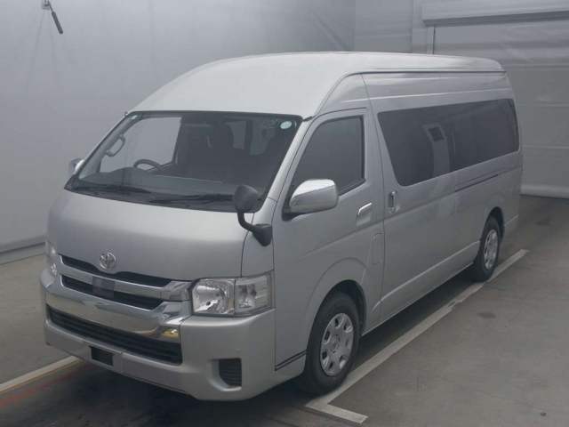 TOYOTA HIACE 2019