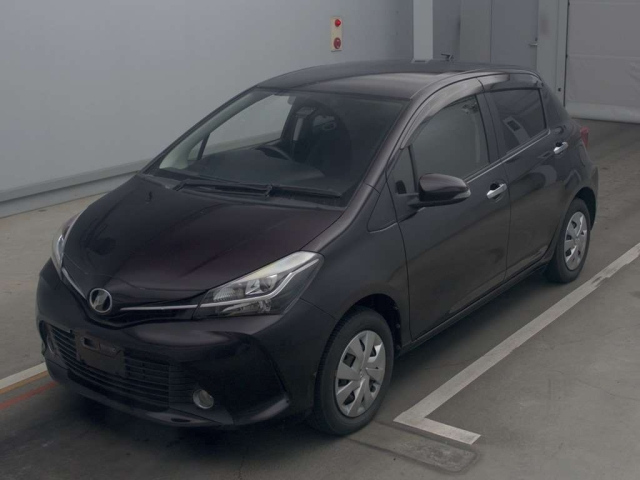 TOYOTA VITZ 2017