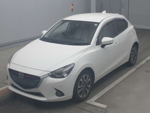 MAZDA DEMIO 2016
