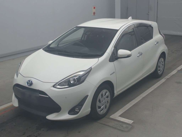 TOYOTA AQUA 2019