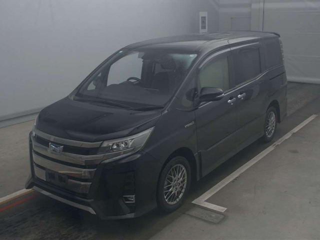 TOYOTA NOAH 2019