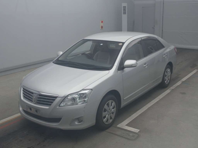 TOYOTA PREMIO 2013
