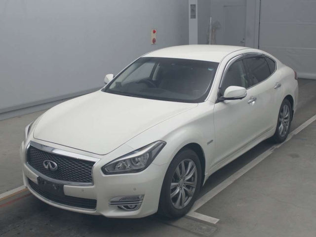 NISSAN FUGA 2016