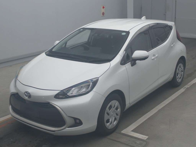 TOYOTA AQUA 2021