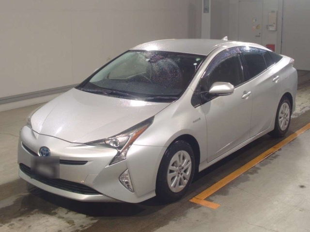 TOYOTA PRIUS 2018