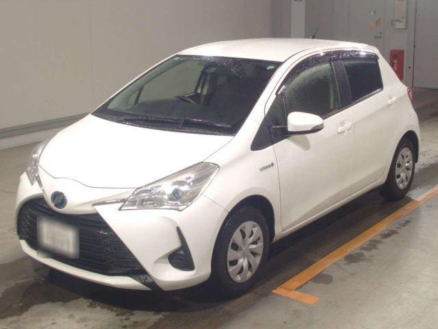 TOYOTA VITZ 2019