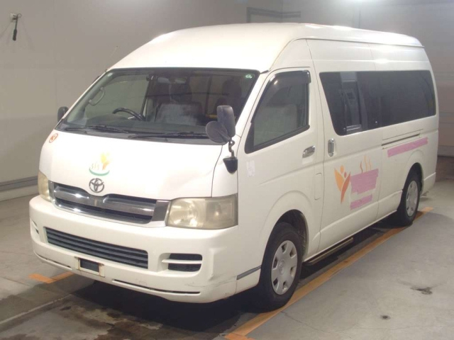 TOYOTA HIACE