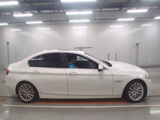 BMW 5 SERIES 2015