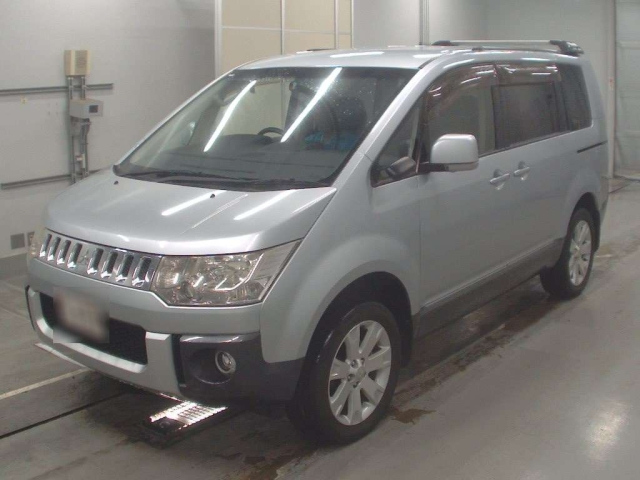 MITSUBISHI DELICA D5 2012