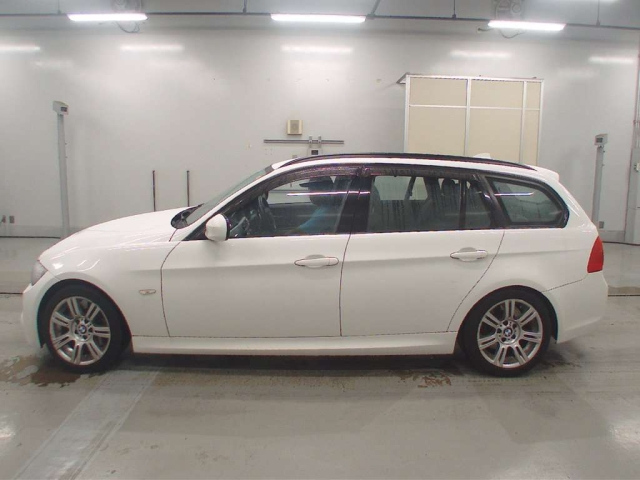 BMW 3 SERIES 2010