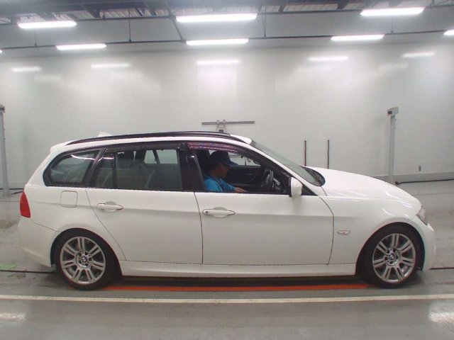BMW 3 SERIES 2010