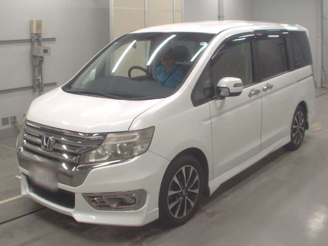 HONDA STEP WAGON 2013