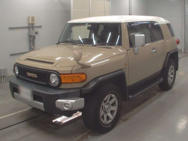 TOYOTA FJ CRUISER 2016