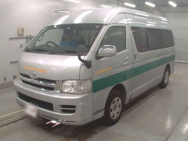 TOYOTA HIACE