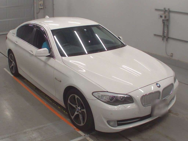 BMW 5 SERIES 2012